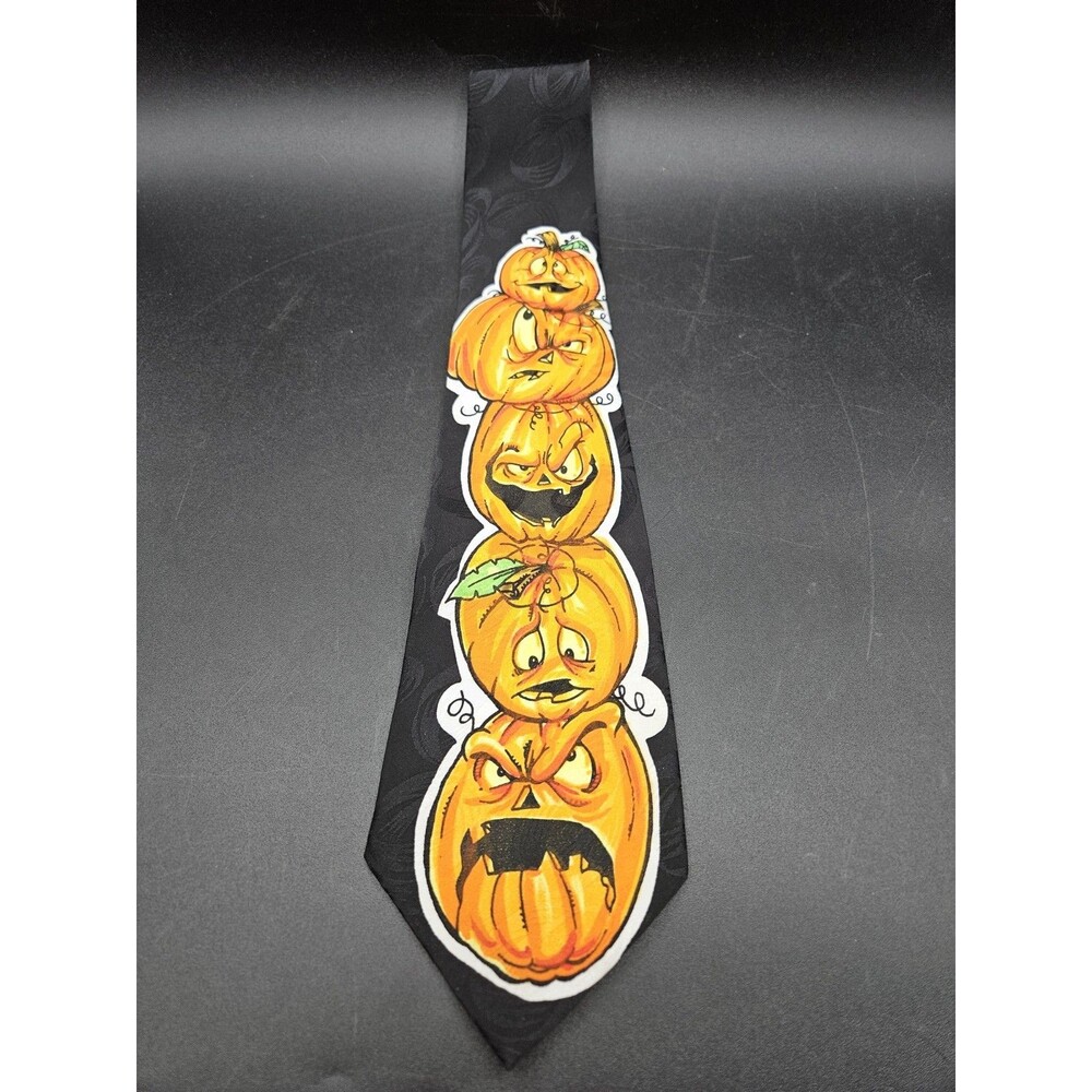 Vintage Spooky Halloween Stacked Pumpkins Jack O Lanterns Neck Tie Novelty